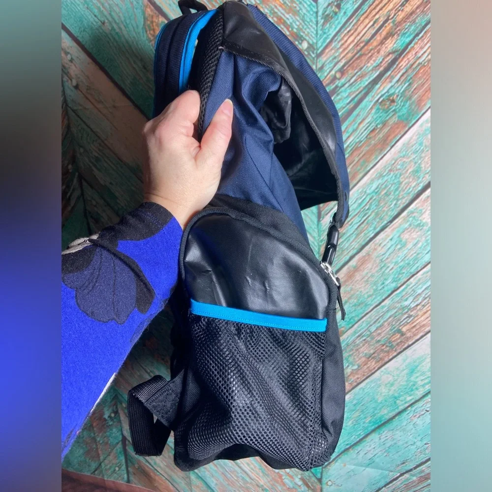 Oakley Men’s Gearbox LX Padded Multi Pocket Backpack In Atomic Blue